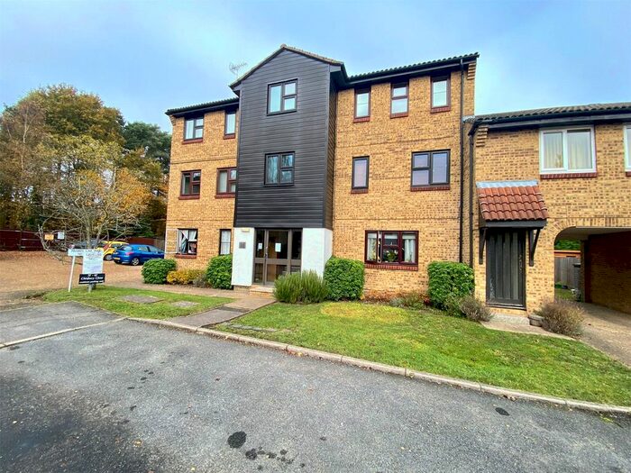 Studio To Rent In Chisbury Close, Bracknell, Berkshire, RG12