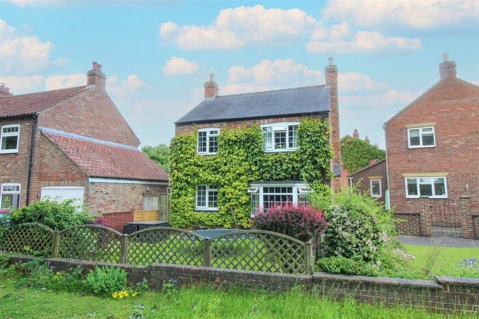 3 Bedroom Detached House For Sale In Littlethorpe, Ripon, HG4
