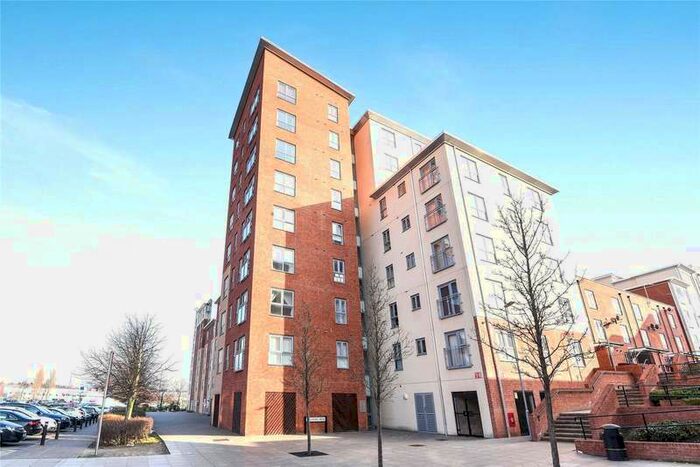 3 Bedroom Apartment To Rent In Lansdowne House, Moulsford Mews, Reading, Berkshire, RG30