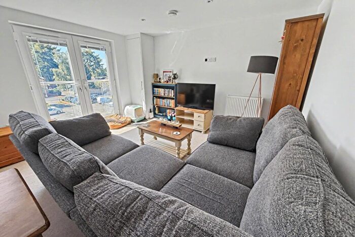 2 Bedroom Flat For Sale In Ferndown, BH22