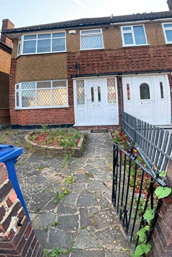 3 Bedroom Semi-Detached House To Rent In Alfred Road, South Ockendon, RM15