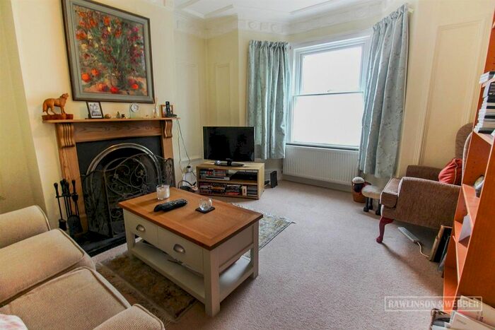 3 Bedroom Detached Bungalow For Sale In Monks Avenue, West Molesey, KT8