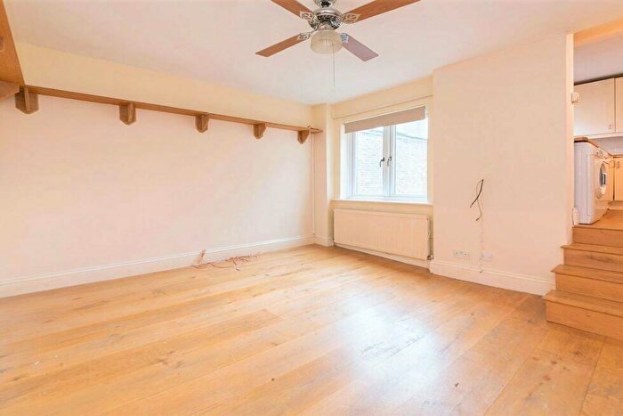 1 Bedroom Flat To Rent In Arkwright Road, Hampstead, NW3