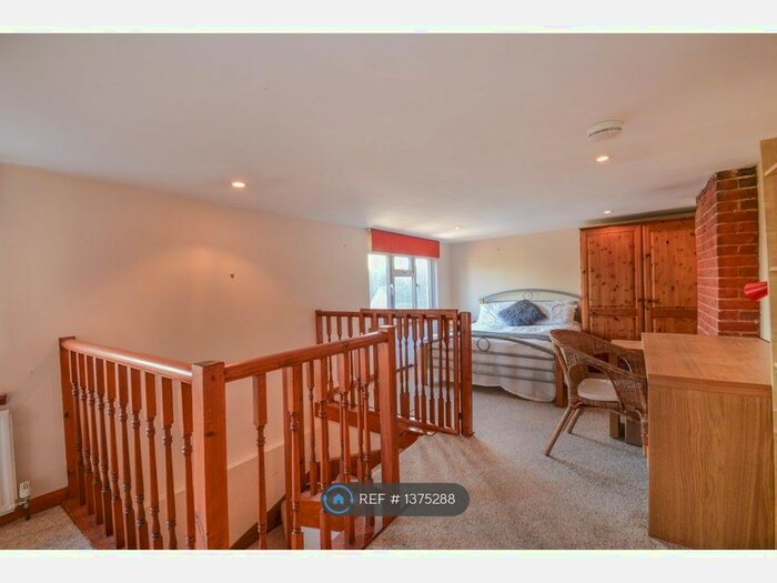 4 Bedroom Semi-Detached House To Rent In Weyside Road, Guildford, GU1