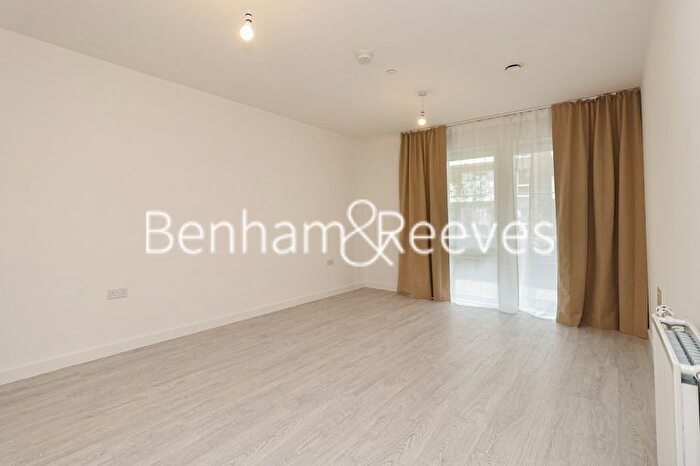 1 Bedroom Flat To Rent In Donovan Way, Harrow, HA1