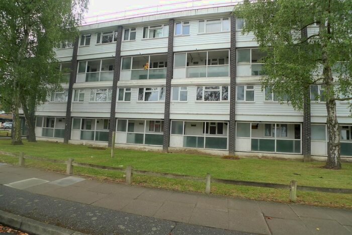 2 Bedroom Flat To Rent In Crest View Drive, Petts Wood, BR5