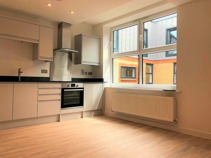 1 Bedroom Flat To Rent In Back Of The Walls, Southampton, SO14