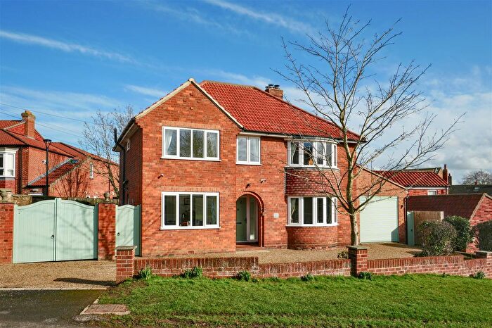 4 Bedroom Detached House For Sale In Manor Road, Easingwold, York, YO61