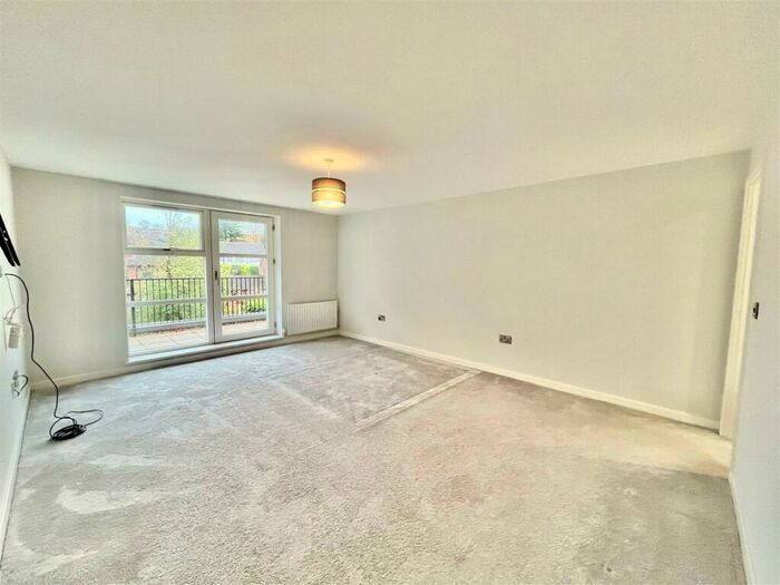 2 Bedroom Apartment To Rent In Ashfield Court, Low Fell, NE9