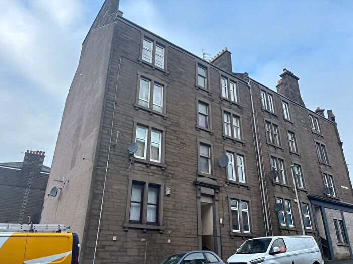 2 Bedroom Flat To Rent In Abbotsford Street, Dundee, DD2