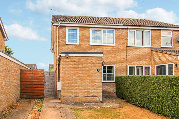 3 Bedroom Semi-Detached House For Sale In Arkwright Road, Irchester, NN29