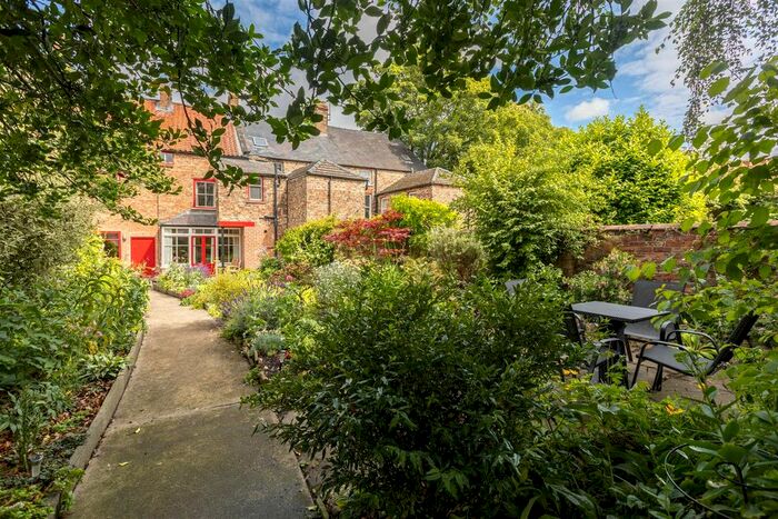 6 Bedroom Property For Sale In Commercial Street, Norton, Malton, YO17