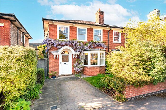 4 Bedroom Semi-Detached House For Sale In Rathmore Road, Cambridge, CB1