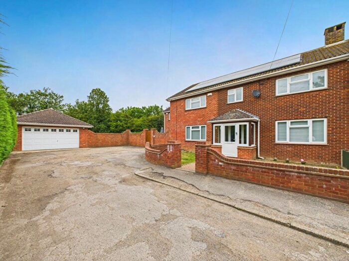 5 Bedroom Semi-Detached House For Sale In Manston Road, Ramsgate, CT11