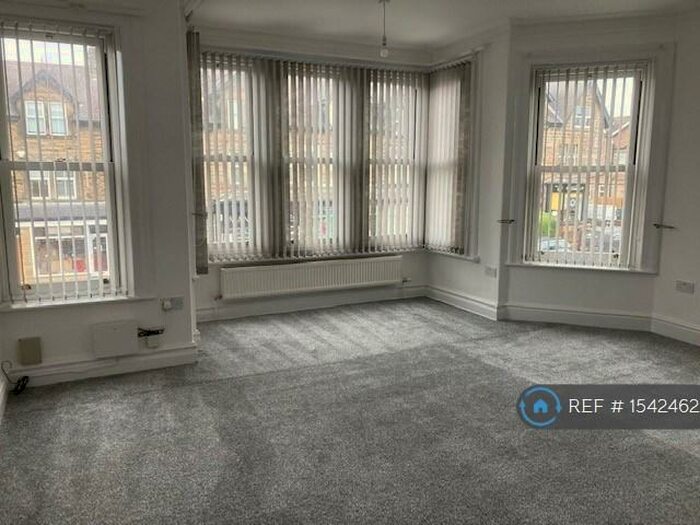 3 Bedroom Flat To Rent In Kings Road, Harrogate, HG1