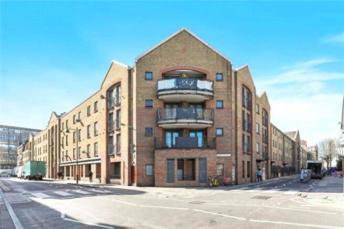 3 Bedroom Apartment To Rent In Kempton Court, Durward Street, London, E1