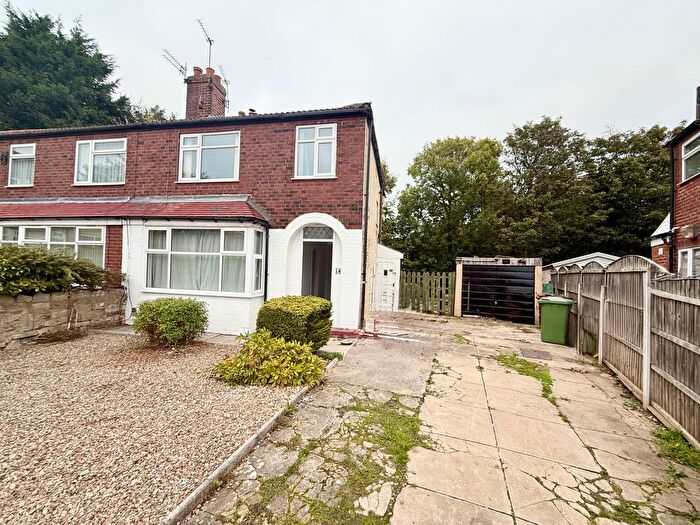 3 Bedroom Semi-Detached House To Rent In Brander Grove, Leeds, LS9