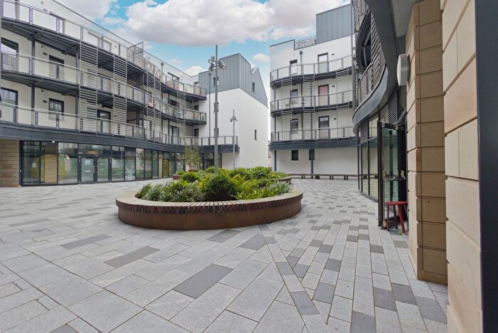 2 Bedroom Flat For Sale In / Shoemakers Square, Edinburgh, EH8