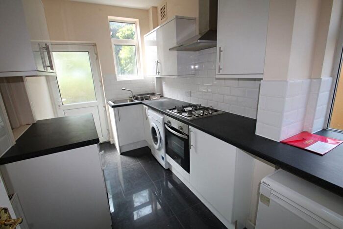 3 Bedroom Retail Premises To Rent In Victoria Park Road, Leicester, LE2