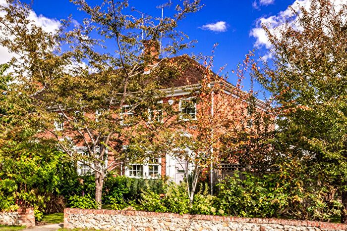 4 Bedroom Property For Sale In Pound Cottage, Streatley On Thames, RG8