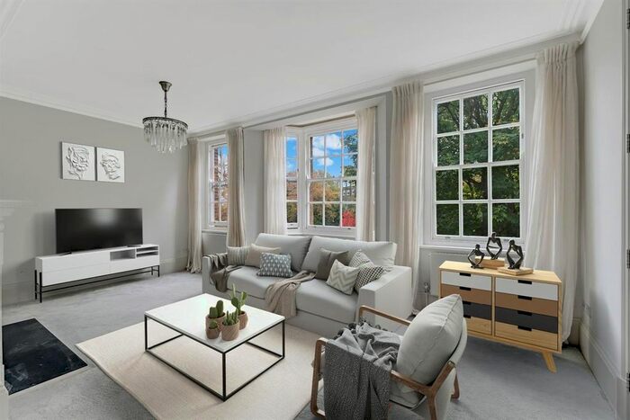 4 Bedroom Flat To Rent In Old Brompton Road, London, SW5