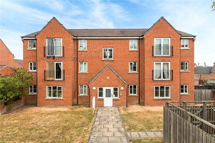 2 Bedroom Apartment For Sale In New Village Way, Churwell, Morley, Leeds, LS27