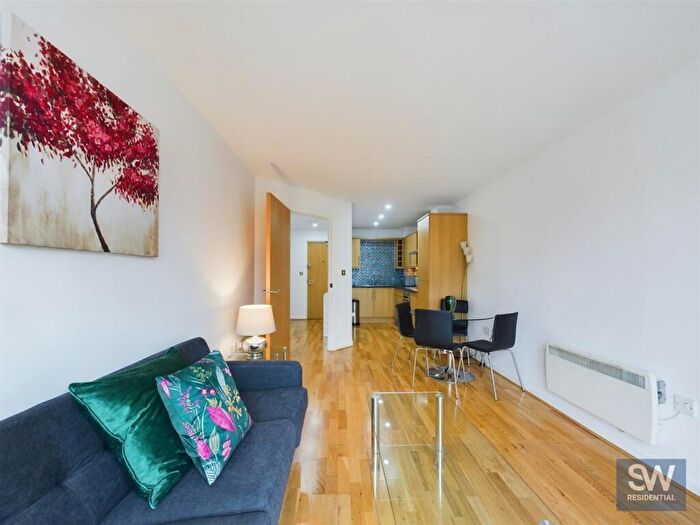 1 Bedroom Apartment For Sale In Whitehall Quay, Whitehall Road, Leeds, LS1