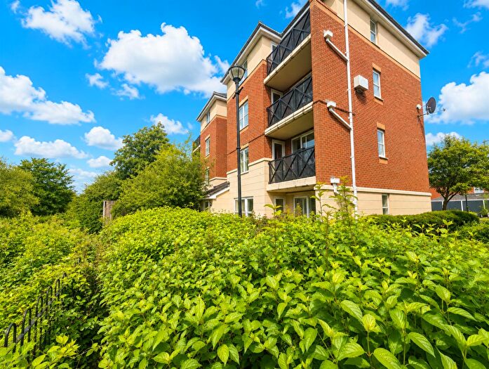 2 Bedroom Apartment For Sale In Luanne Close, Cradley Heath, B64