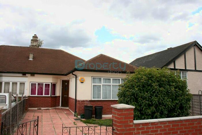 3 Bedroom Detached House To Rent In Eastmead Avenue, Greenford UB6