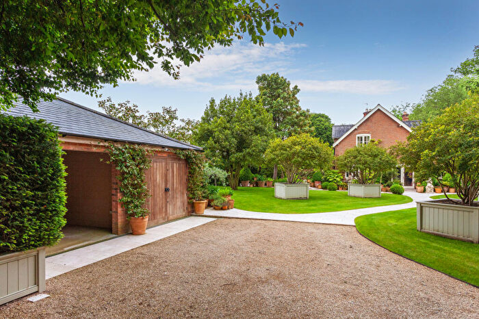 3 Bedroom Country House For Sale In Chinnor Hill, Chinnor, Oxfordshire, OX39