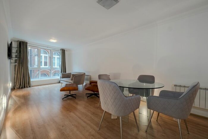 2 Bedroom Flat To Rent In Little Britain, London, EC1A
