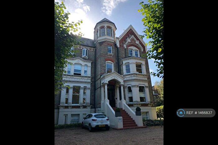 2 Bedroom Flat To Rent In Langley Tower, Surbiton, KT6