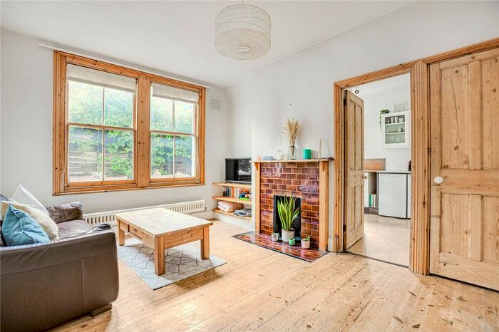 2 Bedroom Maisonette To Rent In Beira Street, London, SW12