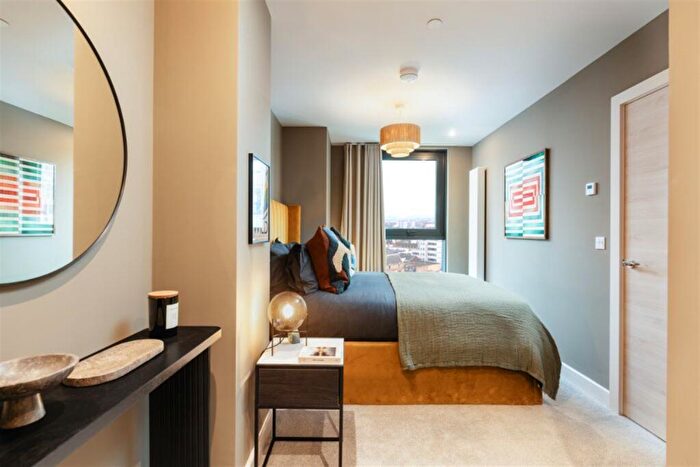 2 Bedroom Apartment To Rent In Holland Street, Glasgow, G2