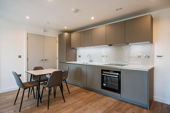 2 Bedroom Apartment To Rent In Landrow Place, Lionel Street, Birmingham, B3
