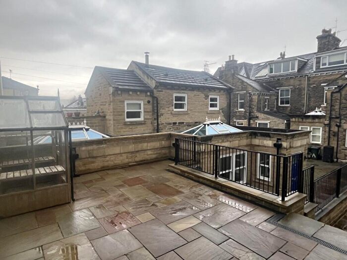 1 Bedroom Terraced House To Rent In A Bradford Rd, Shipley, BD18