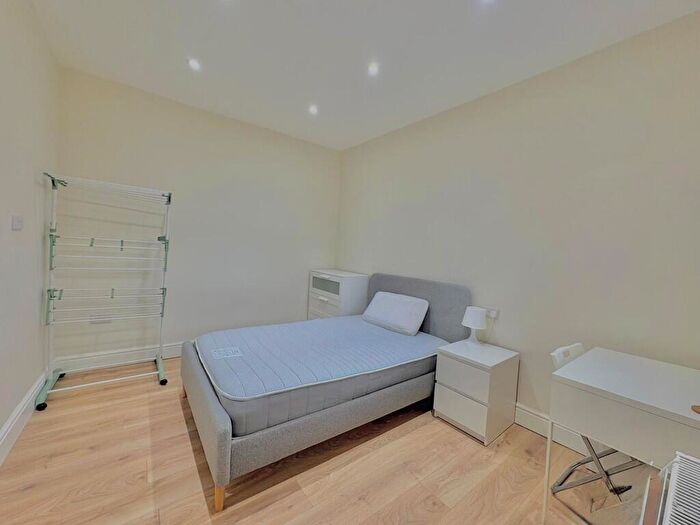 1 Bedroom Semi-Detached House To Rent In Tennyson Road, Southampton, SO17