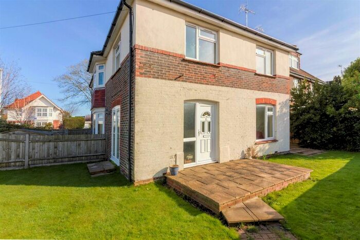 1 Bedroom Apartment To Rent In Woodside Road, Worthing, BN14