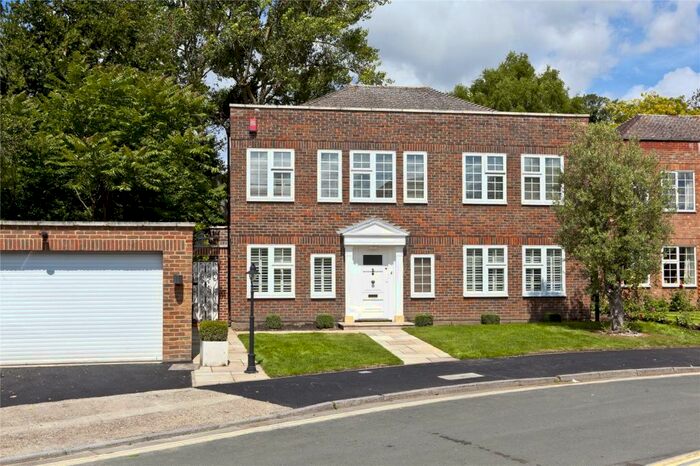 4 Bedroom Detached House To Rent In Tellisford, Esher, Surrey, KT10