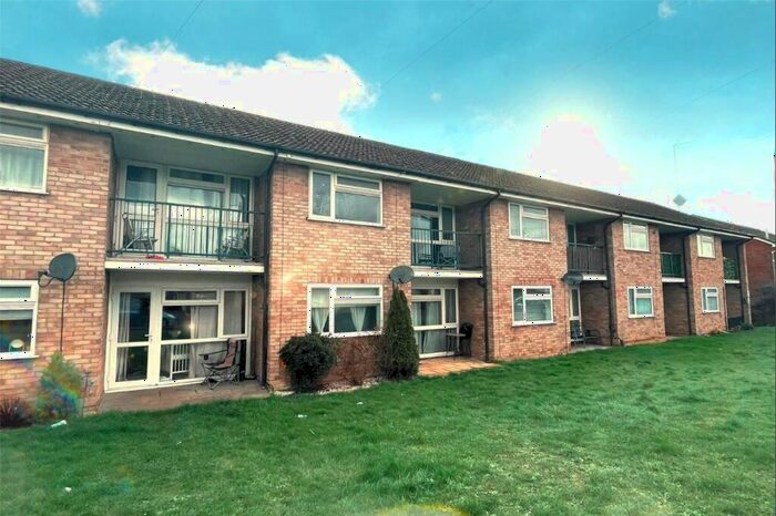 1 Bedroom Maisonette To Rent In Carfax Avenue, Tongham, GU10