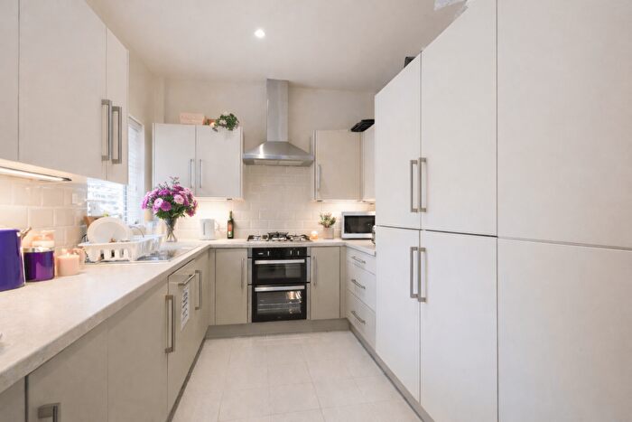 6 Bedroom Detached House To Rent In Church Avenue, Lenton, Nottingham, NG7