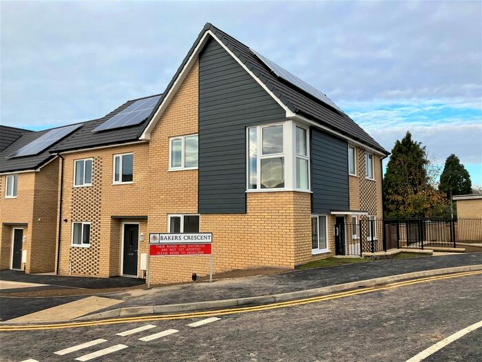 2 Bedroom Semi-Detached House To Rent In Bakers Crescent, Ipswich, IP1