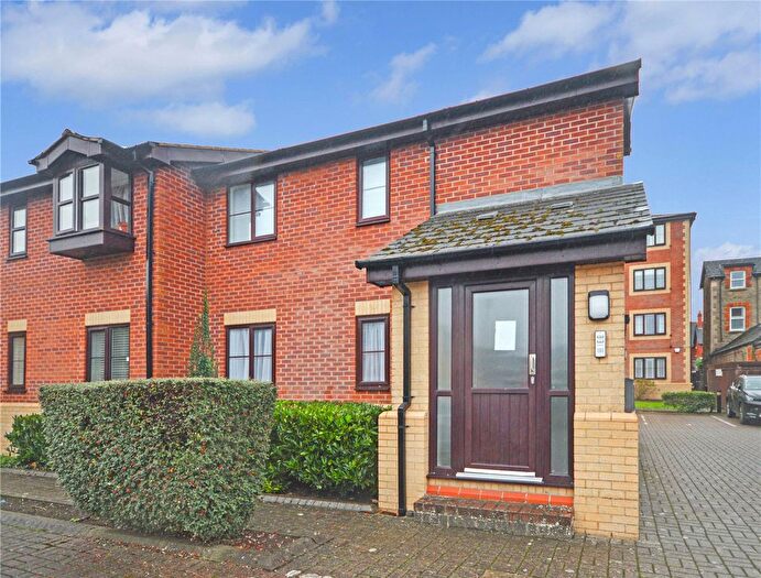 2 Bedroom Flat To Rent In Walton Grange, Bath Road, Swindon, SN1