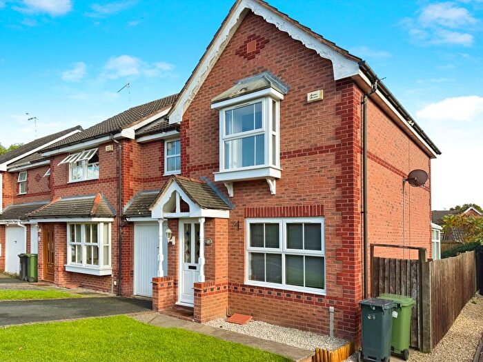 3 Bedroom Semi-Detached House To Rent In Bridgnorth Row, Worcester, WR4