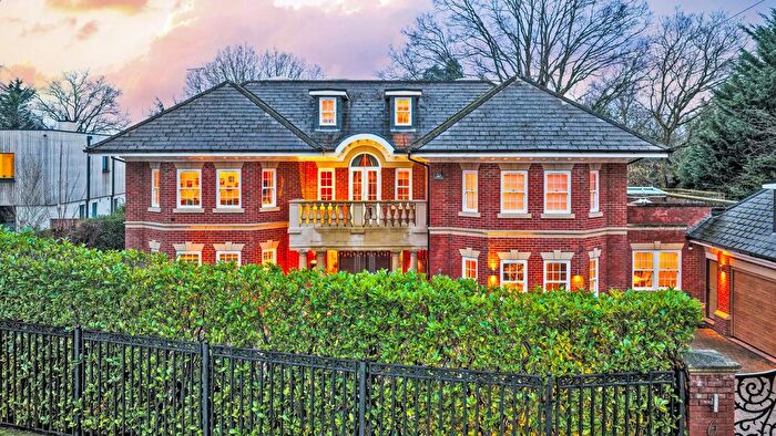 8 Bedroom Detached House For Sale In Nancy Downs, Watford, WD19