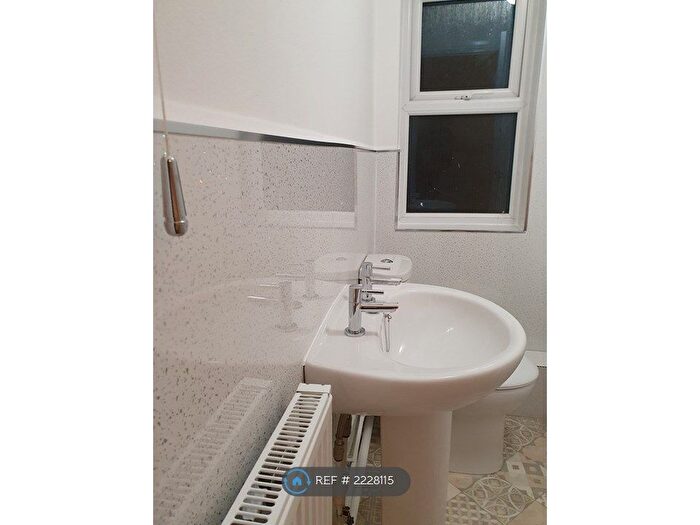 2 Bedroom Flat To Rent In Yarborough Road, Lincoln, LN1