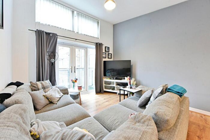 2 Bedroom Flat For Sale In Eccles Fold, Manchester, Lancashire, M30