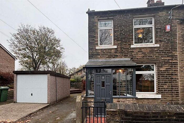 2 Bedroom Terraced House To Rent In East Street, Huddersfield, HD3