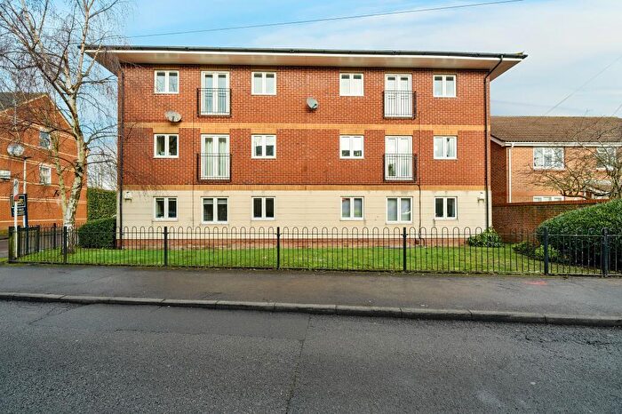 2 Bedroom Flat To Rent In Newbury, Berkshire, RG14