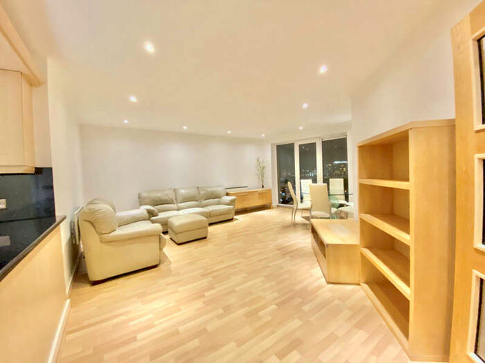 2 Bedroom Apartment To Rent In Sovereign Point 31 The Quays, Salford, M50